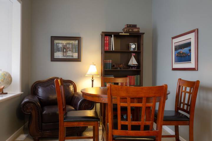 Sir Isaac Brock B & B Luxury Suites