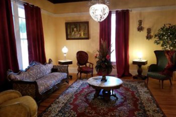 Pecan Terrace Inn