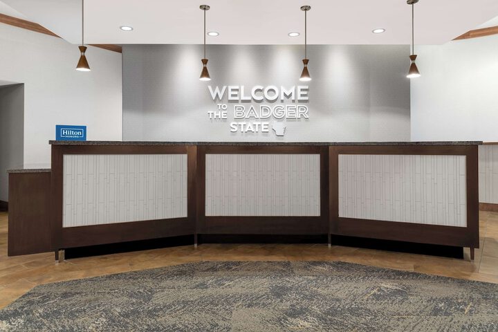 Hampton Inn & Suites Madison / Downtown