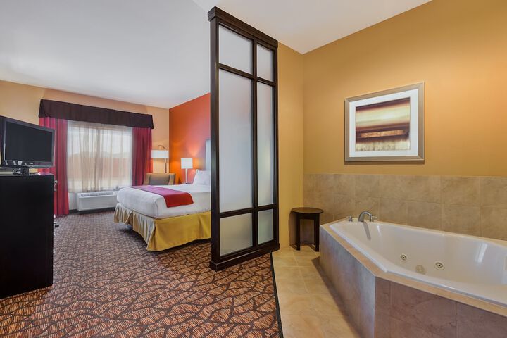 Holiday Inn Express & Suites Alpine Southeast by IHG