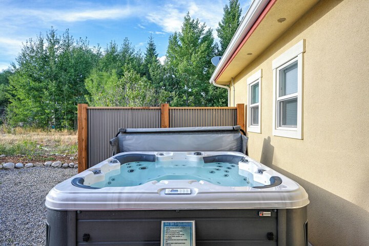 Charming Buena Vista Home w / Private Hot Tub!