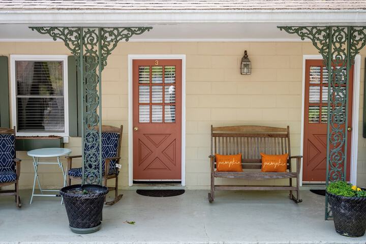 Mountain Aire Cottages Inn & Glamping