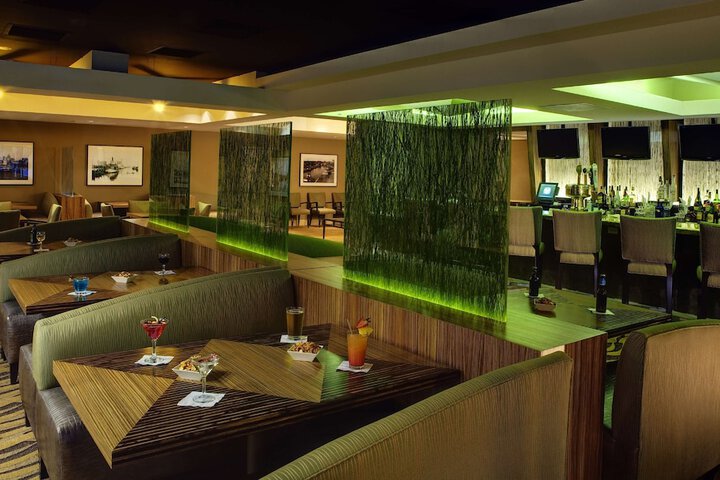 Lounge 39 of 49