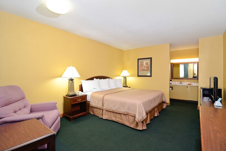 Room 7 of 10