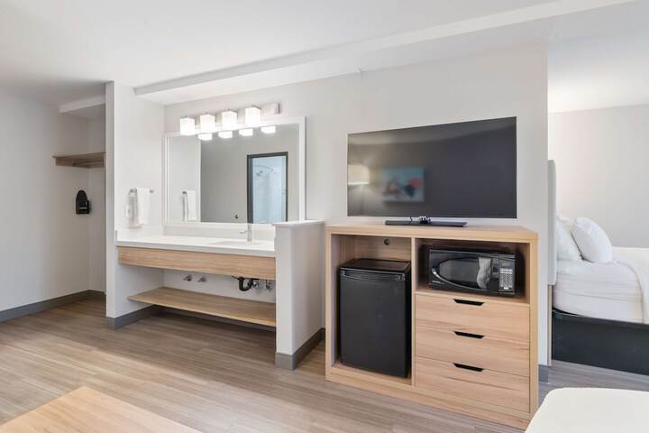 Best Western Lake Oswego / Portland Hotel & Suites