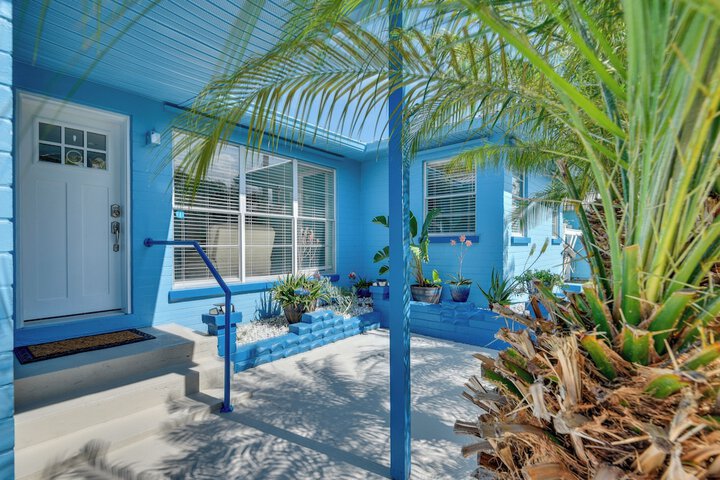 Riverfront Port Orange Home w / Dock & Slip!