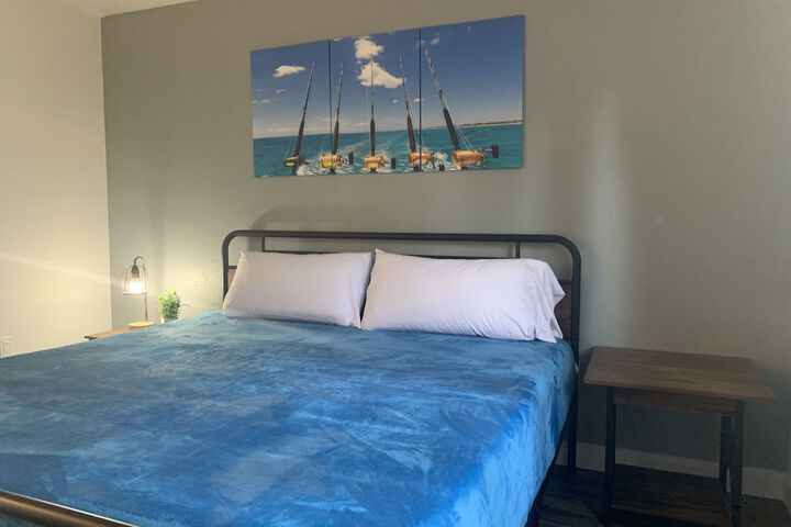 Room 33 of 158