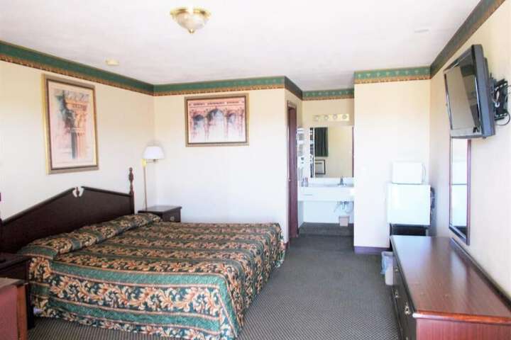 Room 5 of 6