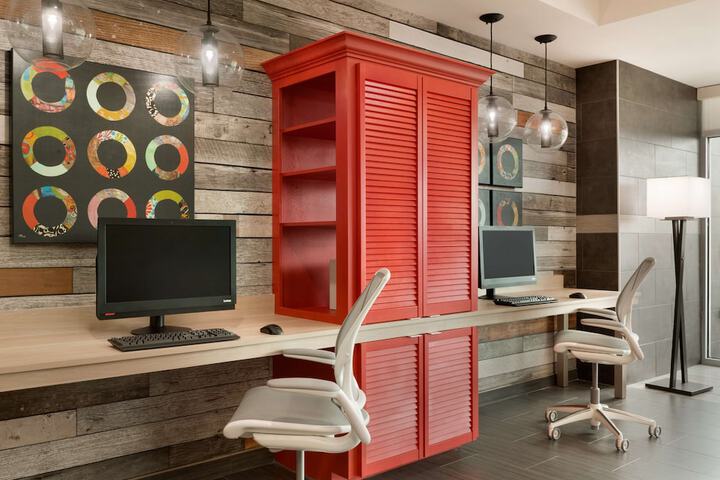Business Center 37 of 37