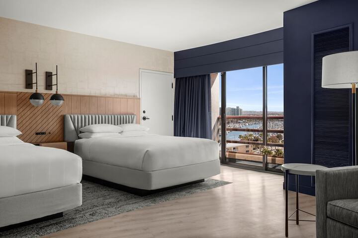 Room 43 of 106