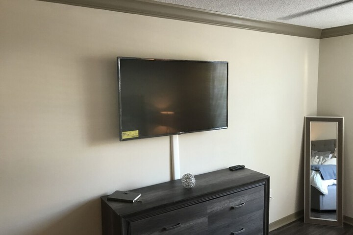 Sawgrass Mall Apartment 2