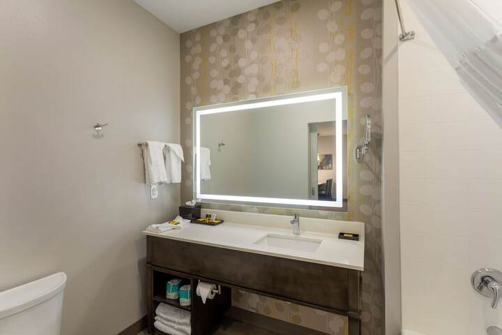 Room 25 of 41
