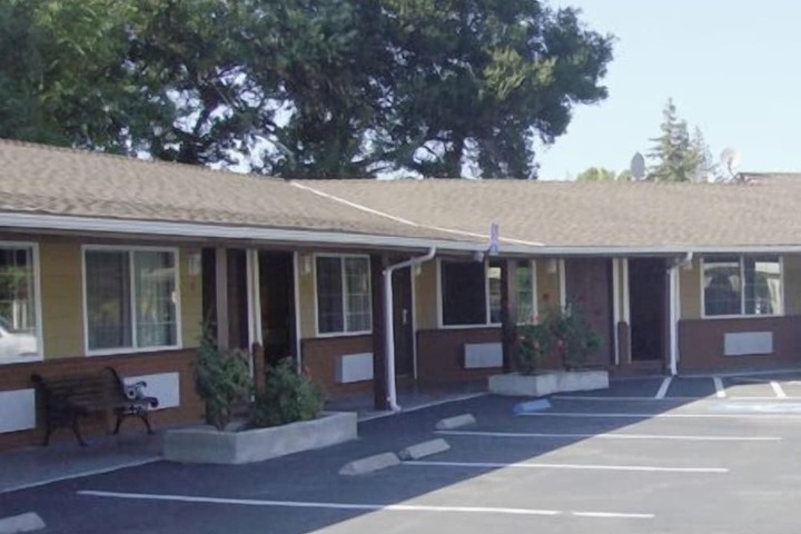 Muir Lodge Motel