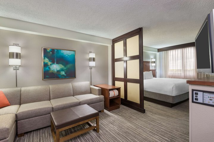 Room 9 of 28
