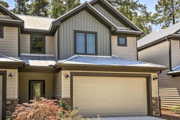 Downtown Townhome Walk to Dine & Shop on Broad St