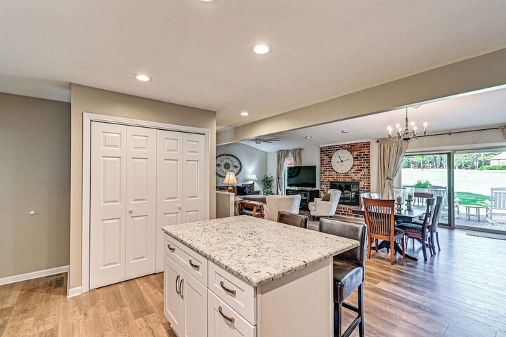 Charming Pinehurst Getaway w / Golf Course View!