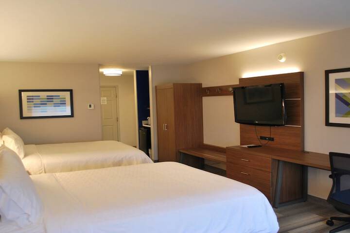 Holiday Inn Express Hotel & Suites Indianapolis North Carmel by IHG