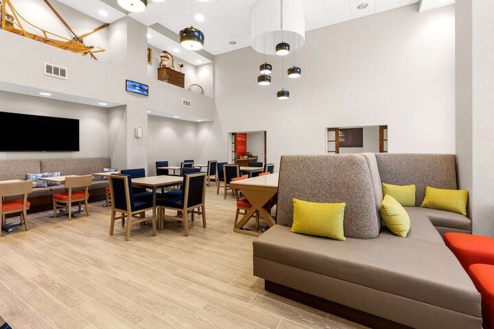 Hampton Inn & Suites Fairbanks