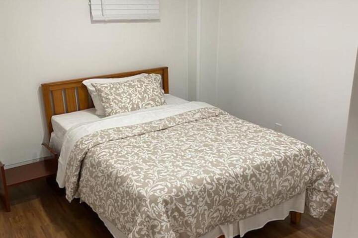 Adorable 3 Bedroom Apartment with Free Parking