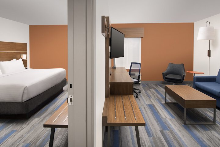 Room 14 of 21