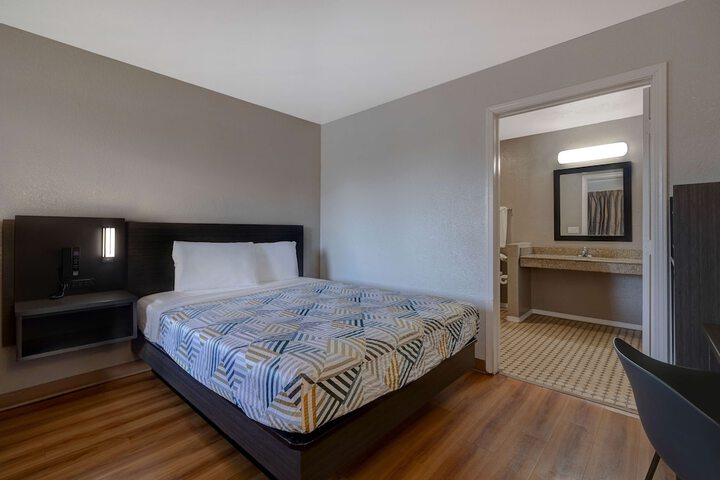 Room 22 of 30