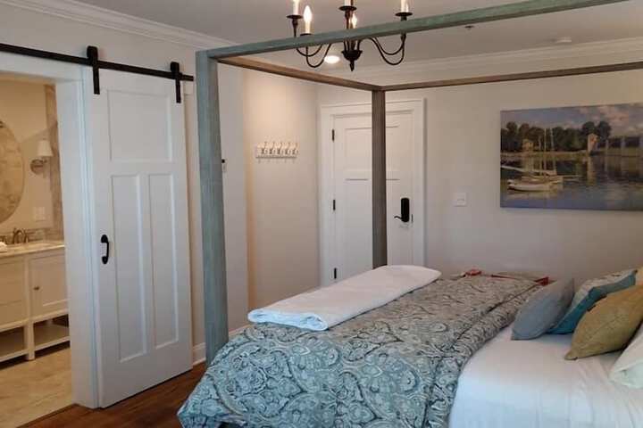 Harbor House Inn