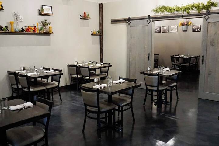 Dining 57 of 77
