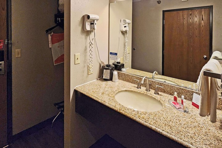 Room 18 of 32