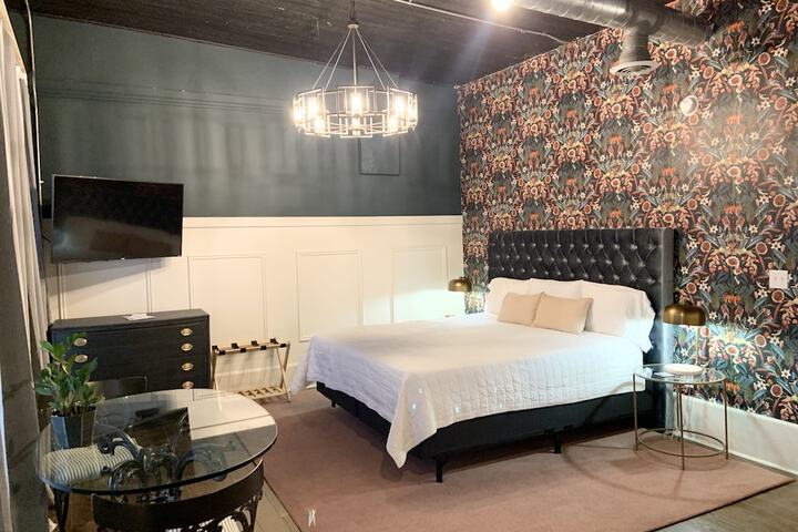 Room 25 of 29