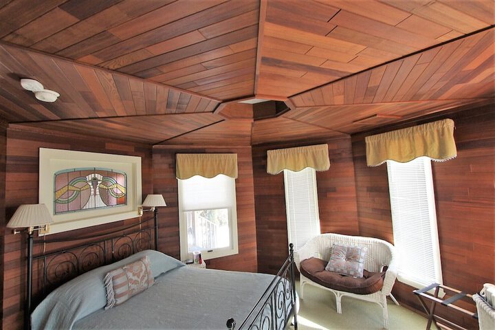 Alexanders Lodge