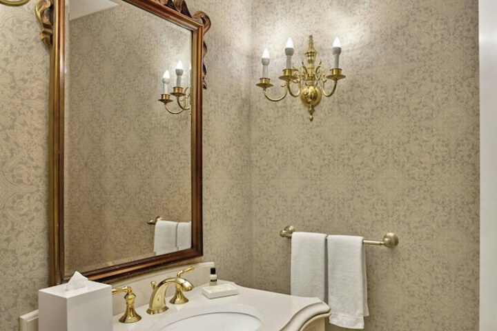 The Hotel Saskatchewan Autograph Collection