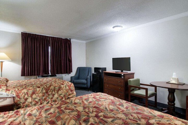 Room 16 of 32