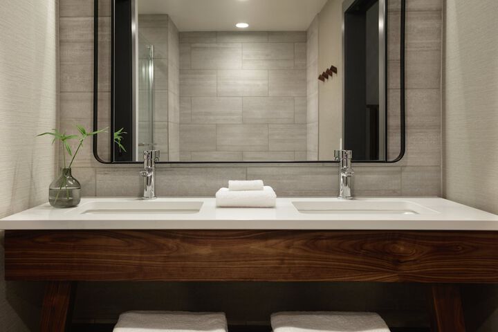 Kimpton Armory Hotel Bozeman by IHG