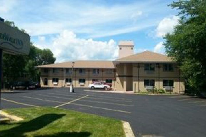 Riverwalk Inn & Suites