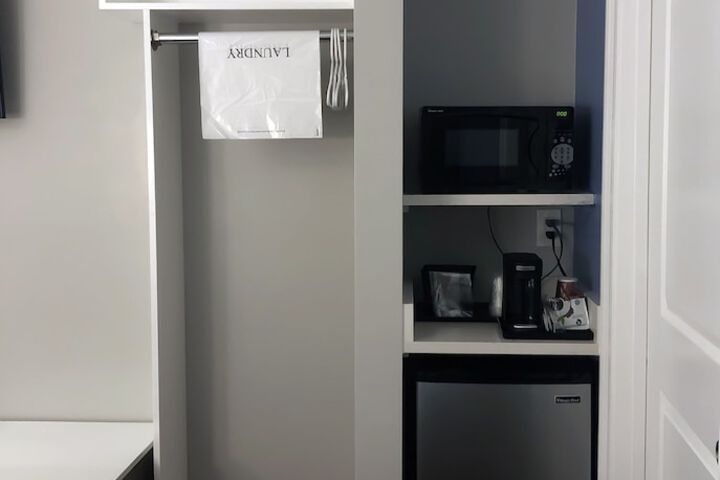 Room 16 of 31
