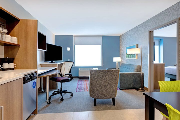 Room 37 of 48