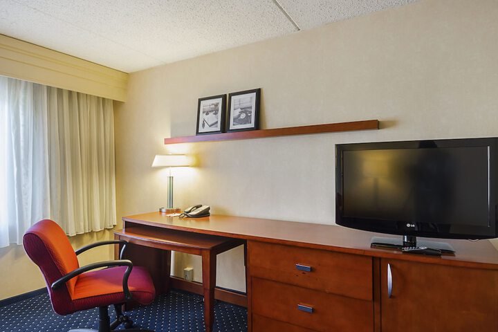 Room 11 of 17
