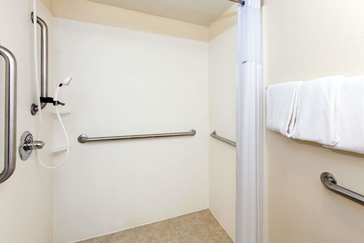 Room 8 of 21