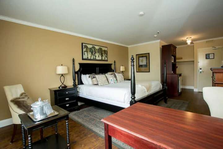 Room 52 of 85