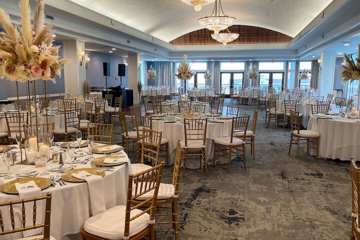 Ballroom/Hall 68 of 78