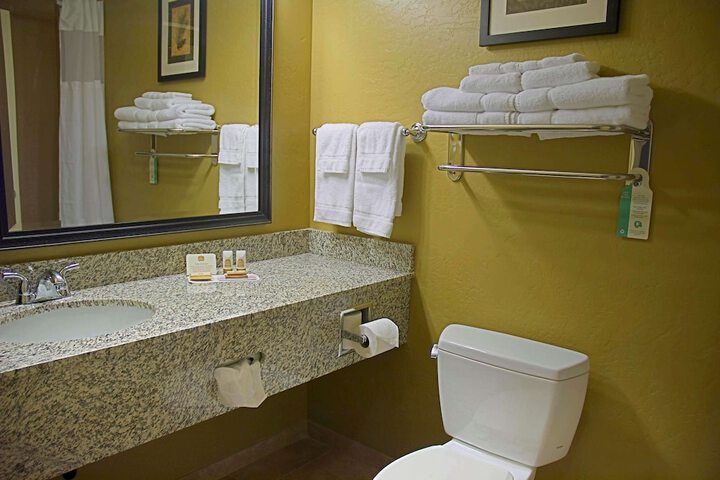 Room 20 of 28