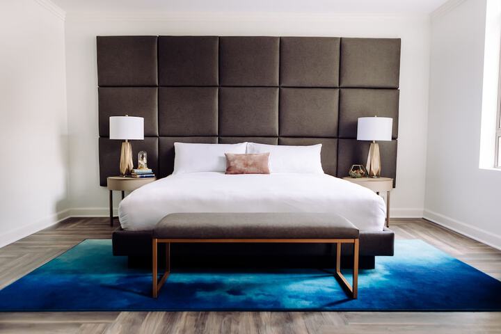 Hotel Deco Omaha Tapestry Collection by Hilton