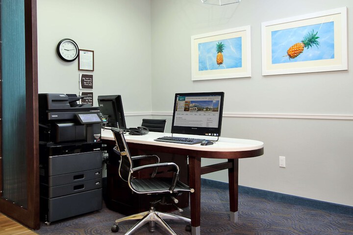 Business Center 35 of 35