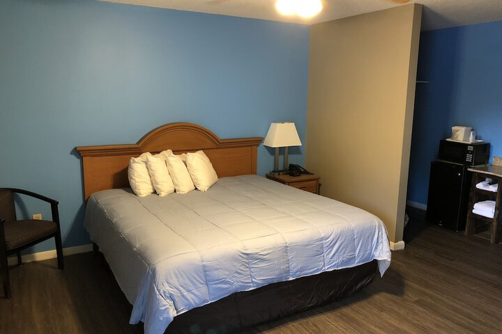 Room 6 of 10