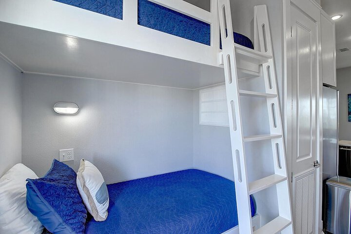 Room 15 of 44