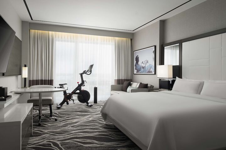 Room 42 of 70