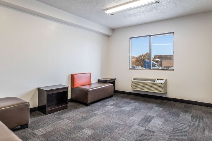 Room 13 of 27