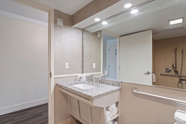 Crowne Plaza Executive Center Baton Rouge by IHG