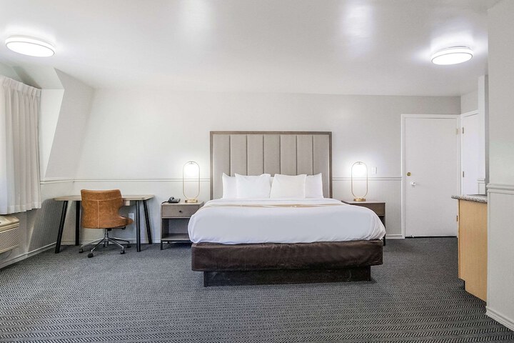 Room 14 of 63