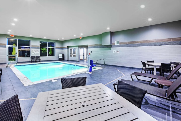Hampton Inn Gardner Conference Center